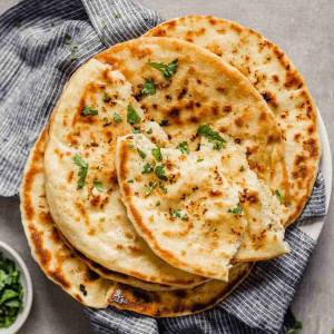 Garlic Naan (3 Pieces)